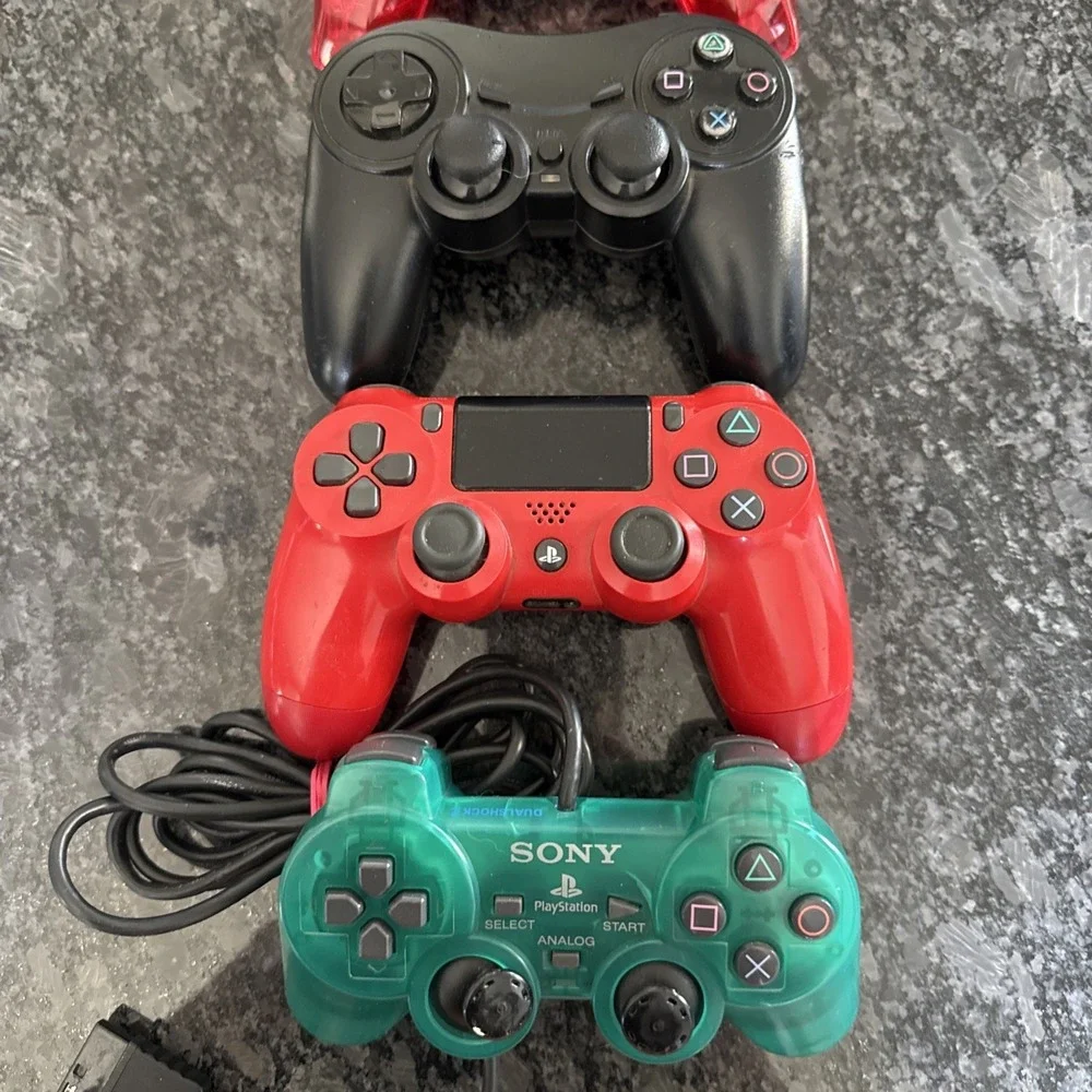 Lot Of 19 Controllers Xbox/360, PS, Sega, Generic Untested, Parts/Repairs Only